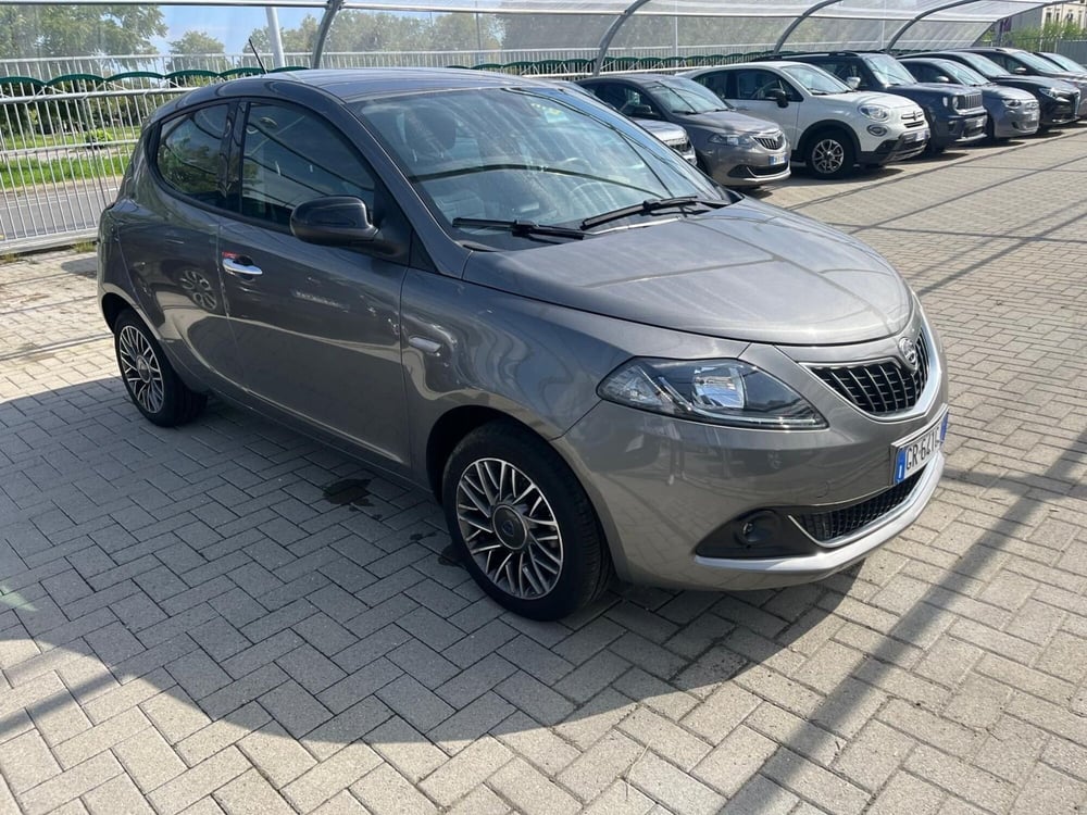 Lancia Ypsilon usata a Milano (3)