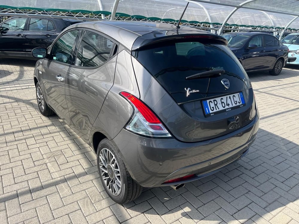 Lancia Ypsilon usata a Milano (6)