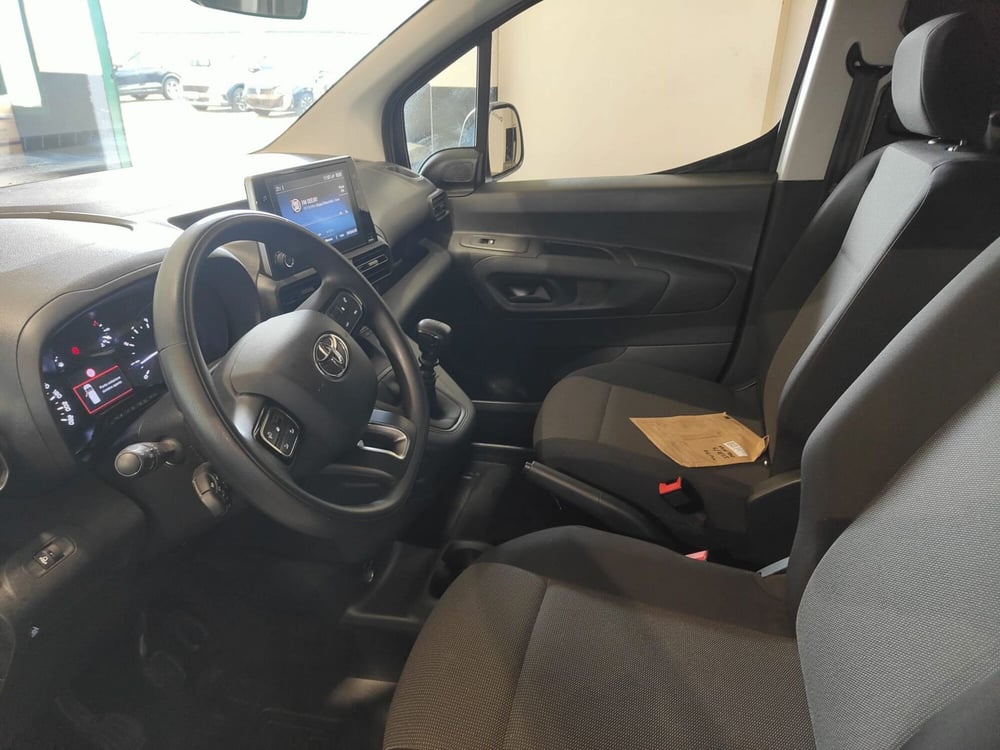 Toyota Proace City Furgone usata a Milano (10)
