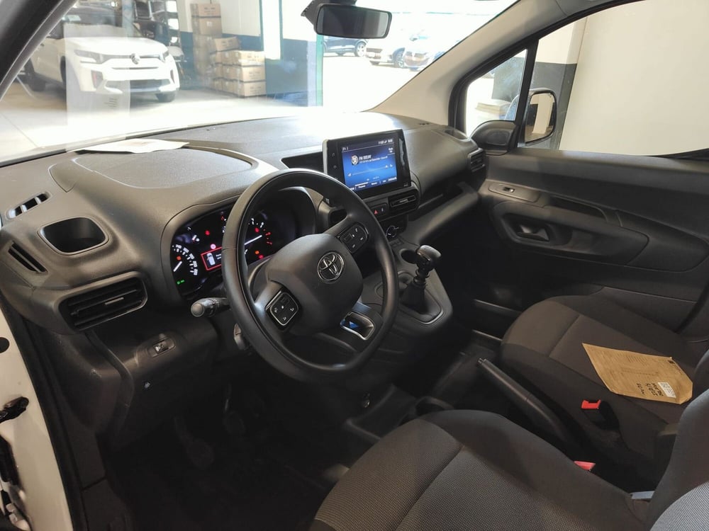 Toyota Proace City Furgone usata a Milano (11)