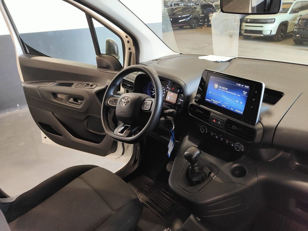 Toyota Proace City Furgone usata a Milano (12)