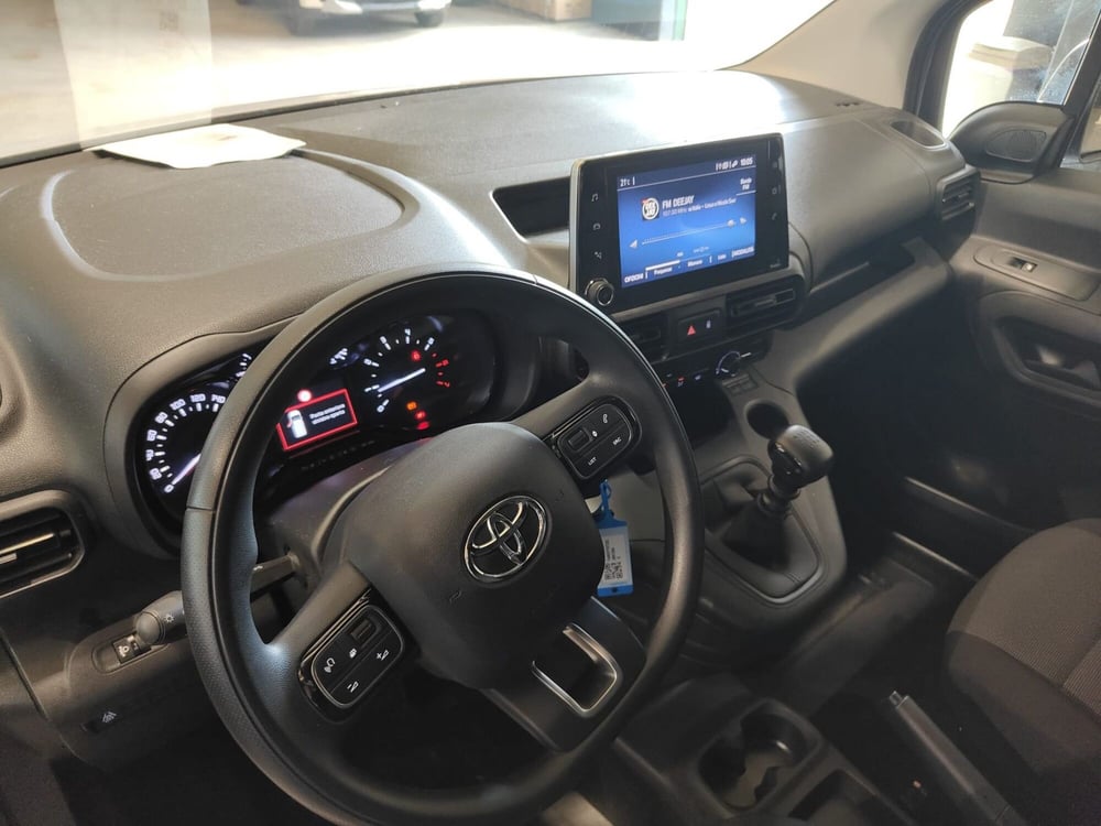 Toyota Proace City Furgone usata a Milano (14)