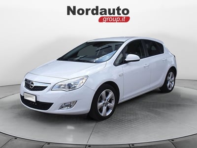 Opel Astra 1.4 Turbo 140CV 5 porte Cosmo del 2013 usata a Montebelluna