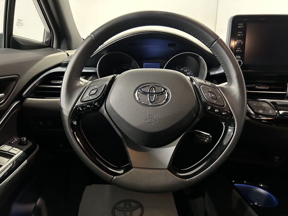 Toyota Toyota C-HR usata a Milano (10)