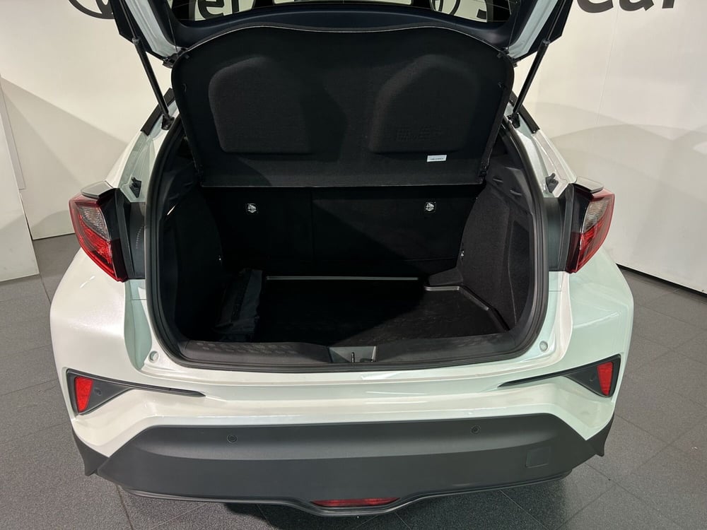 Toyota Toyota C-HR usata a Milano (11)