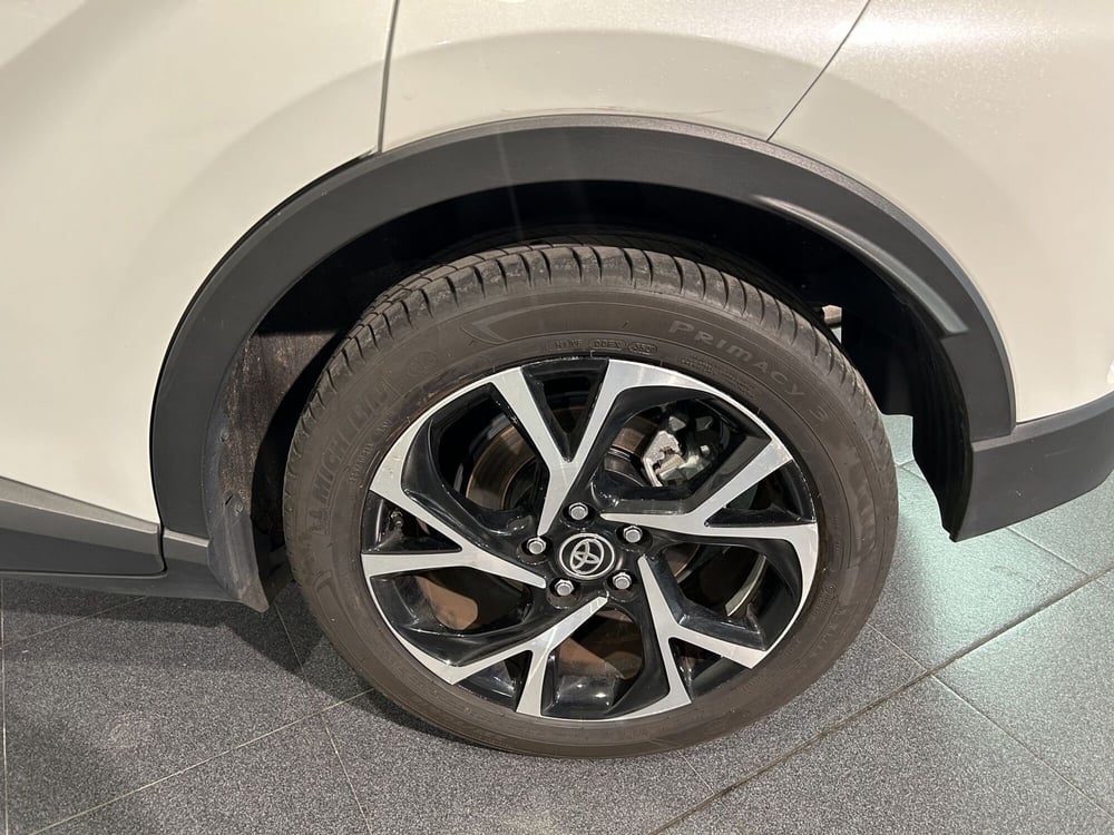 Toyota Toyota C-HR usata a Milano (15)