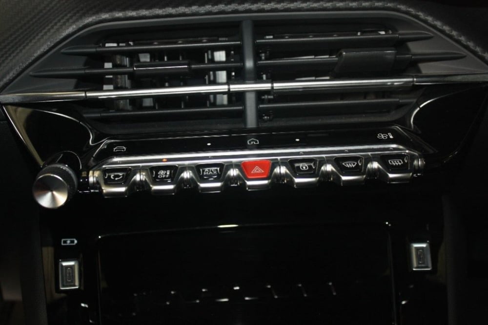 Peugeot 2008 usata a Viterbo (13)