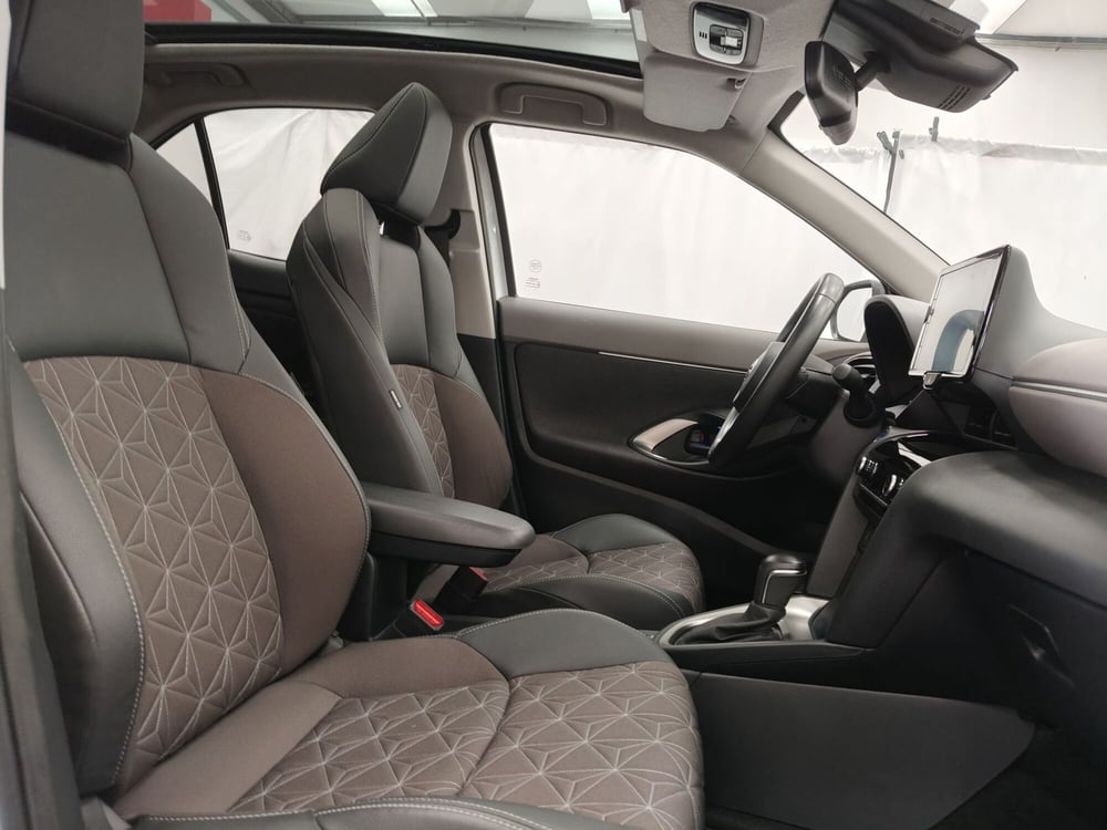 Toyota Yaris Cross usata a Roma (6)