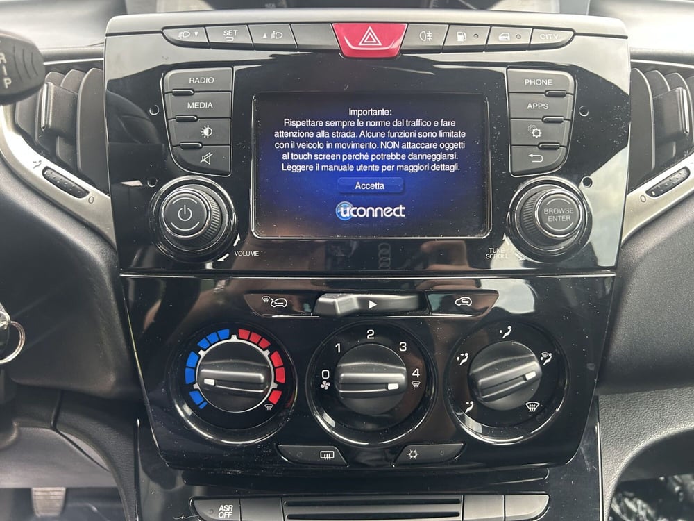 Lancia Ypsilon usata a La Spezia (12)