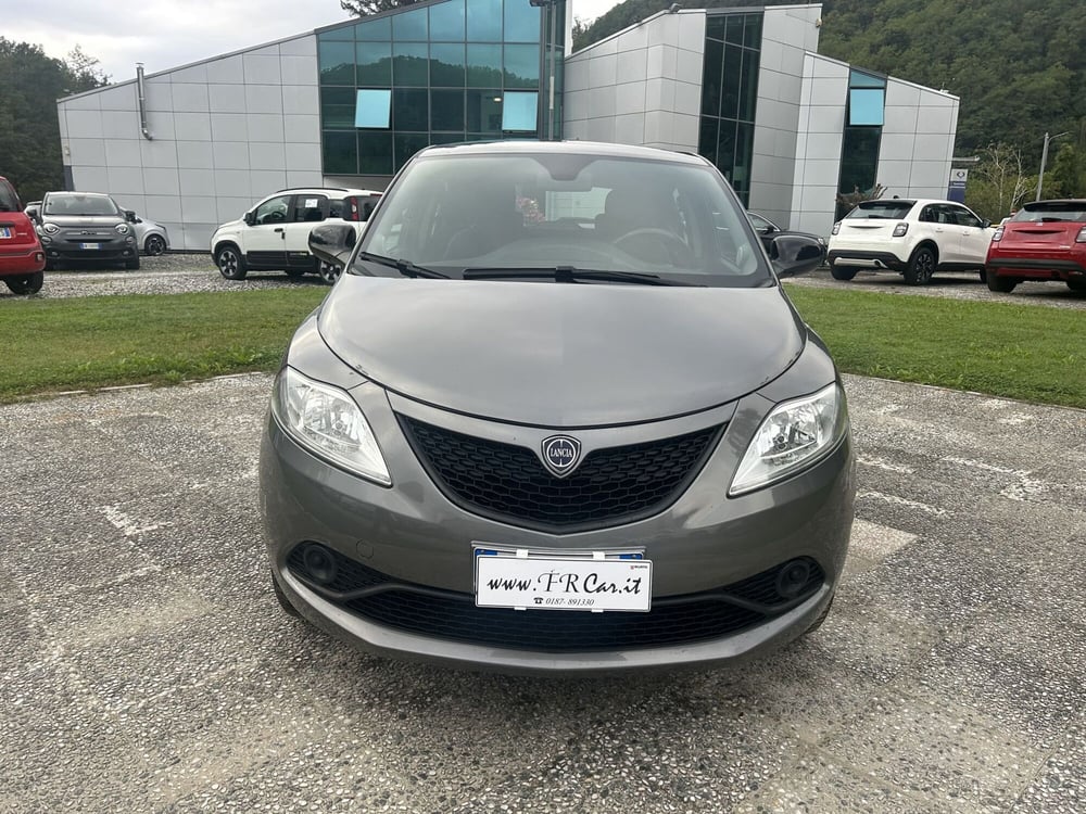 Lancia Ypsilon usata a La Spezia (2)