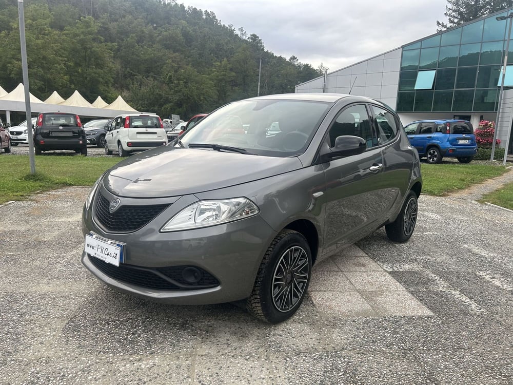 Lancia Ypsilon usata a La Spezia (3)
