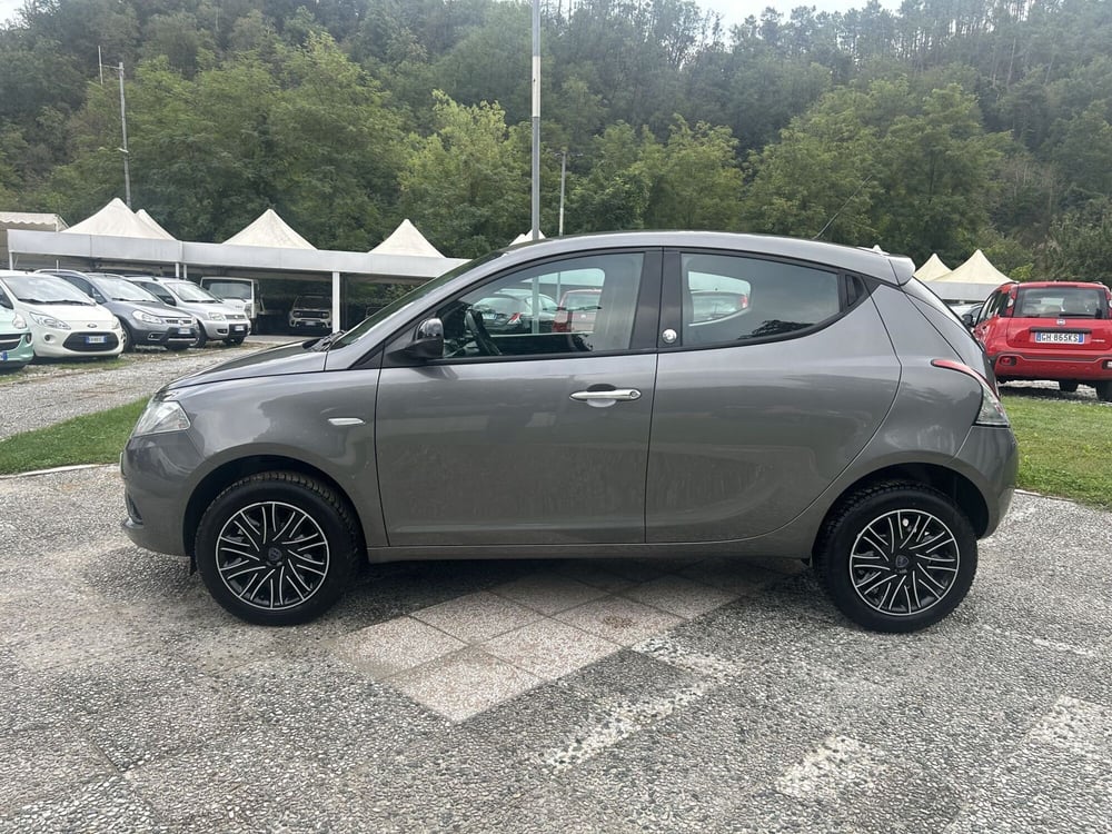 Lancia Ypsilon usata a La Spezia (4)