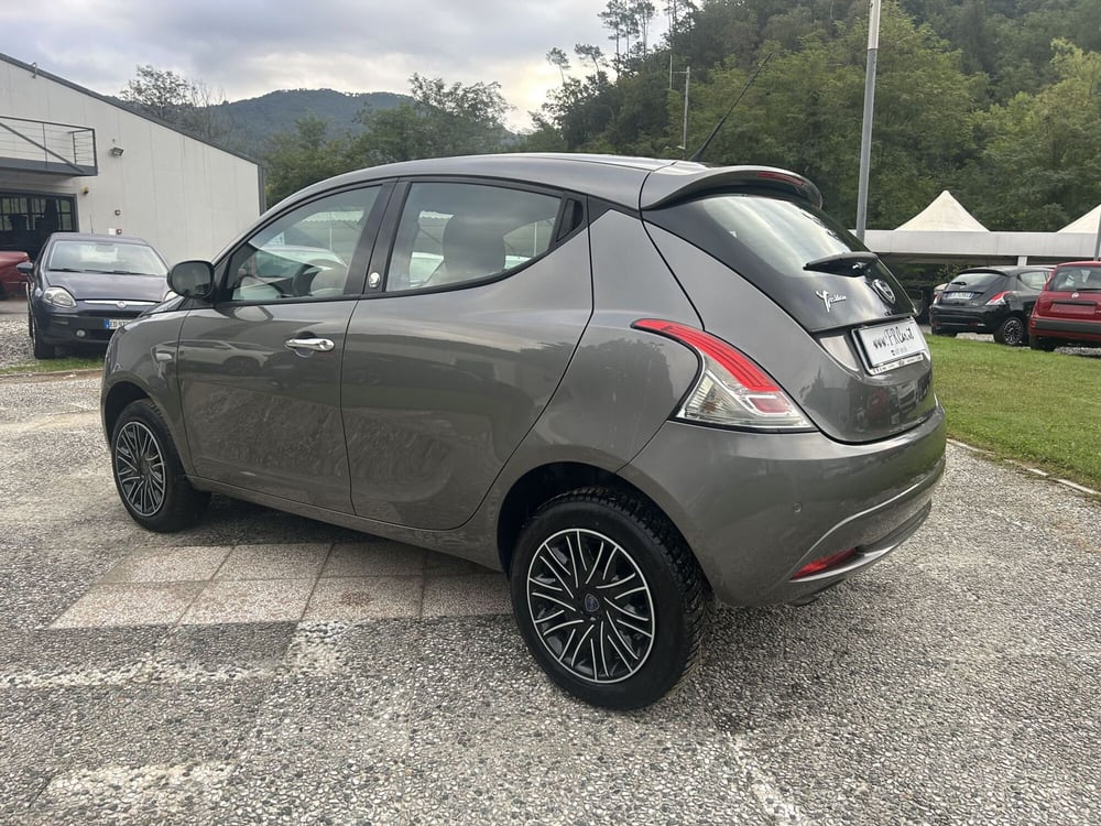 Lancia Ypsilon usata a La Spezia (5)