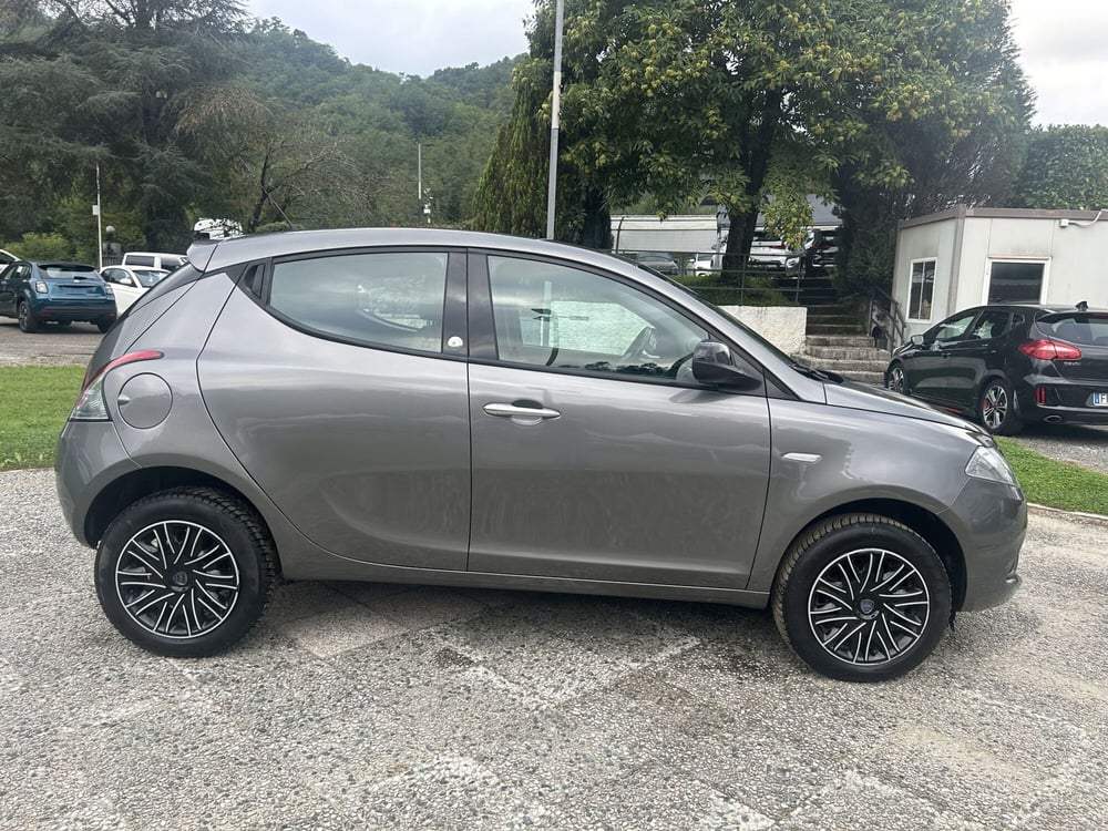 Lancia Ypsilon usata a La Spezia (8)