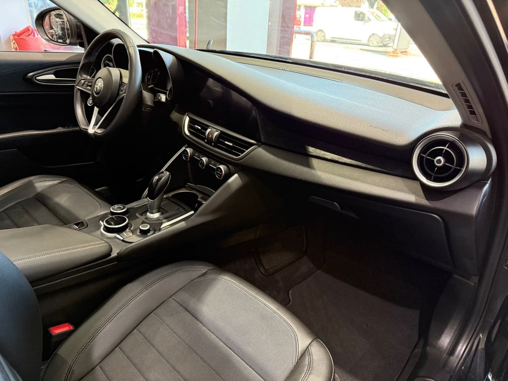 Alfa Romeo Giulia usata a Reggio Emilia (8)