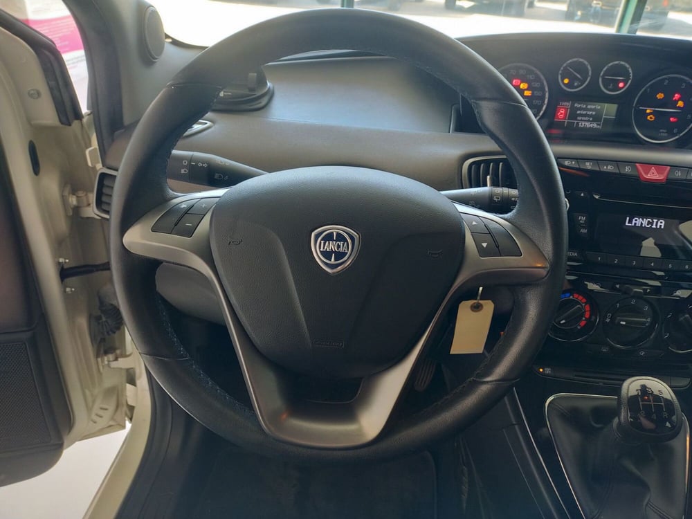 Lancia Ypsilon usata a Reggio Emilia (13)
