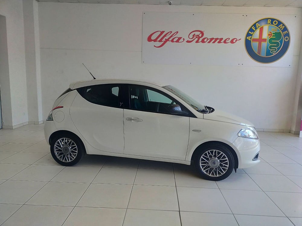Lancia Ypsilon usata a Reggio Emilia (4)