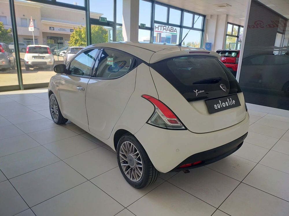 Lancia Ypsilon usata a Reggio Emilia (6)