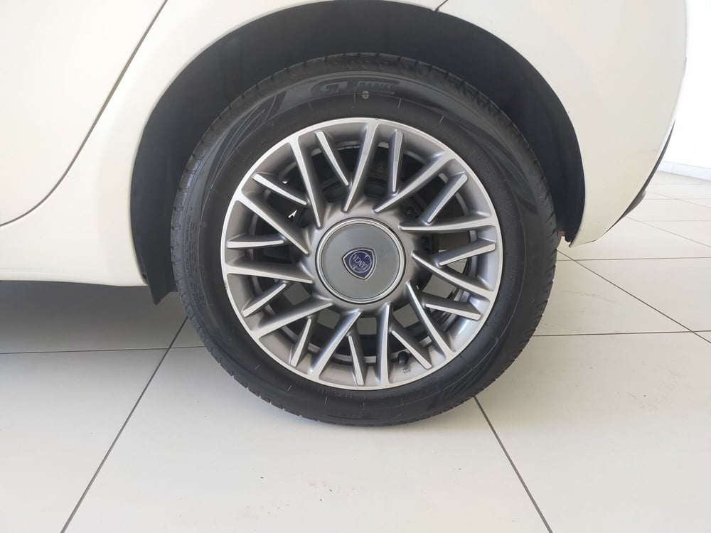 Lancia Ypsilon usata a Reggio Emilia (7)