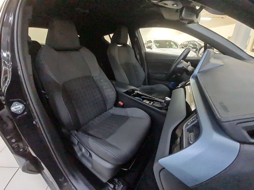 Toyota Toyota C-HR usata a Bologna (12)