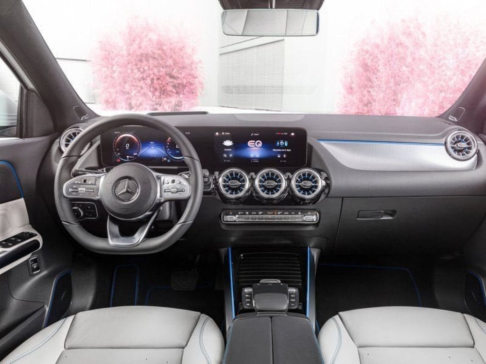 Mercedes-Benz EQA nuova a Pisa (6)