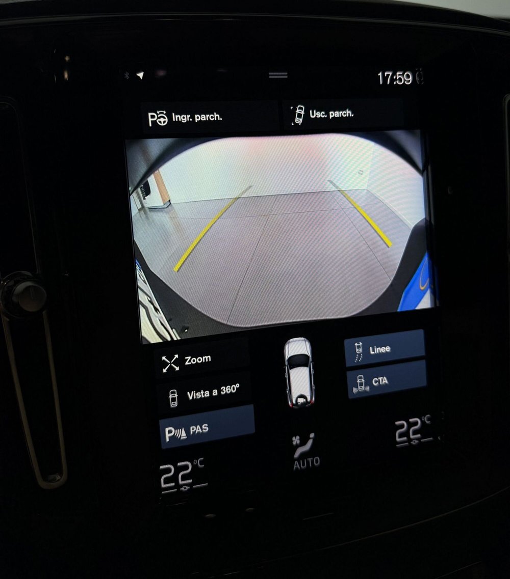 Volvo XC40 usata a Parma (10)