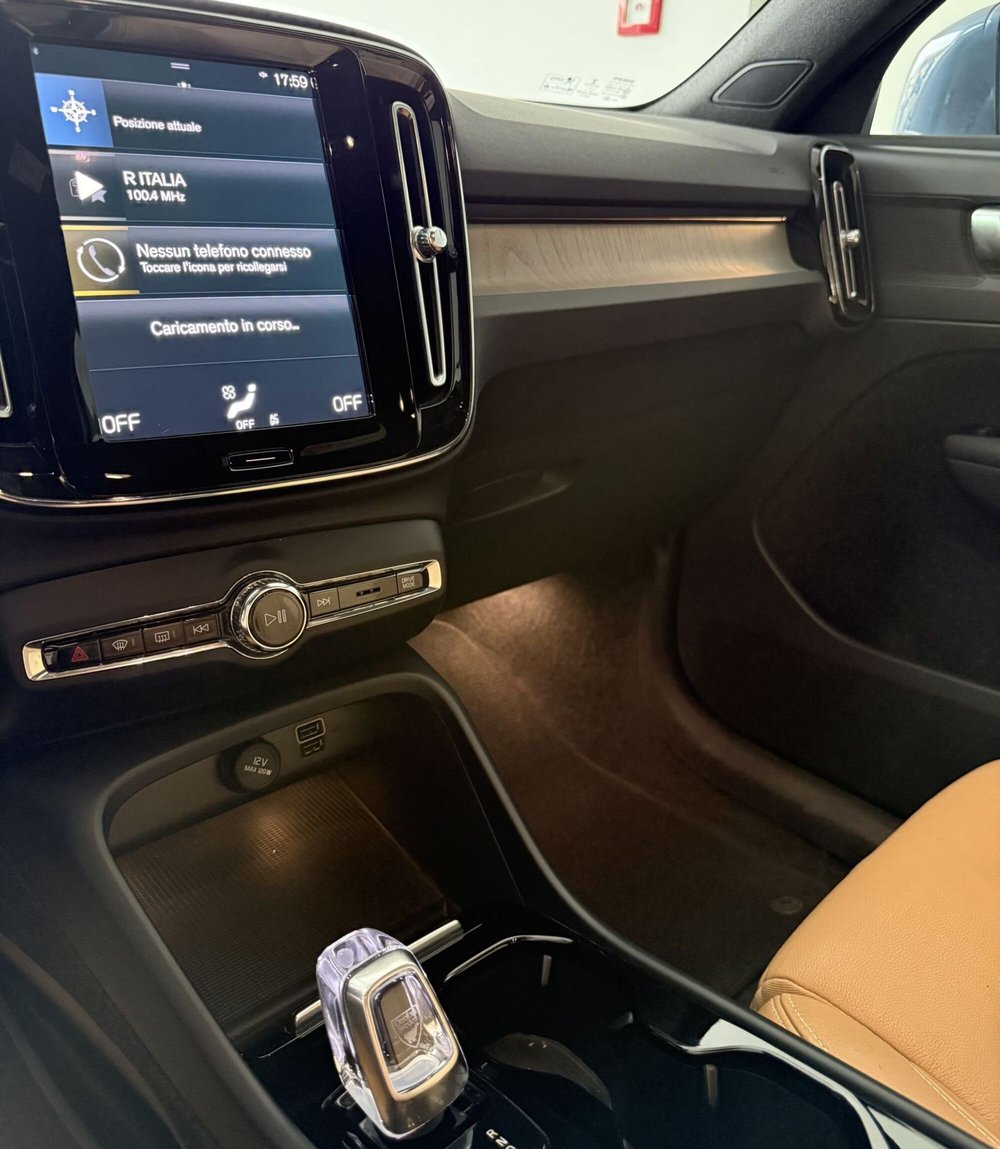 Volvo XC40 usata a Parma (9)