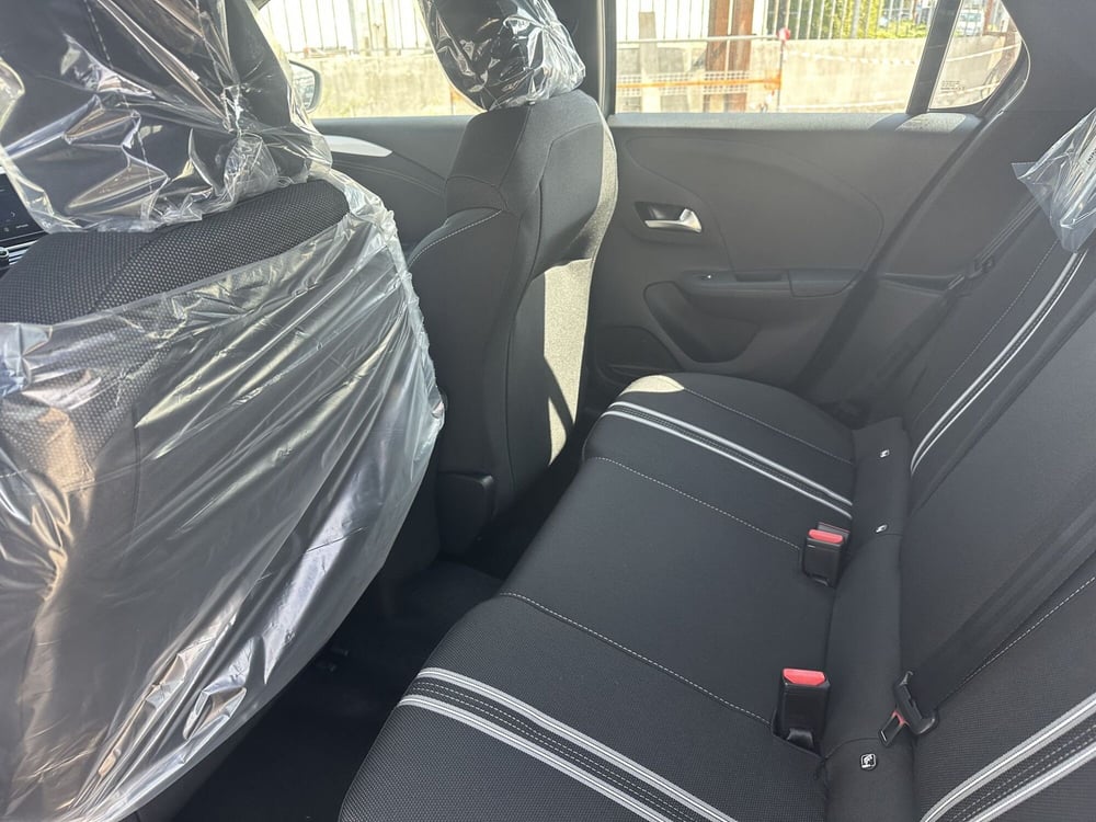 Opel Corsa nuova a Milano (12)