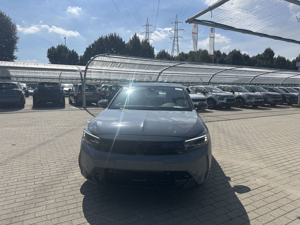 Opel Corsa nuova a Milano (3)