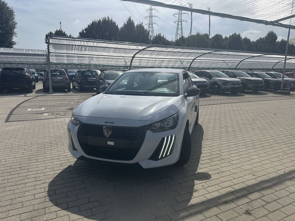 Peugeot 208 nuova a Milano (2)