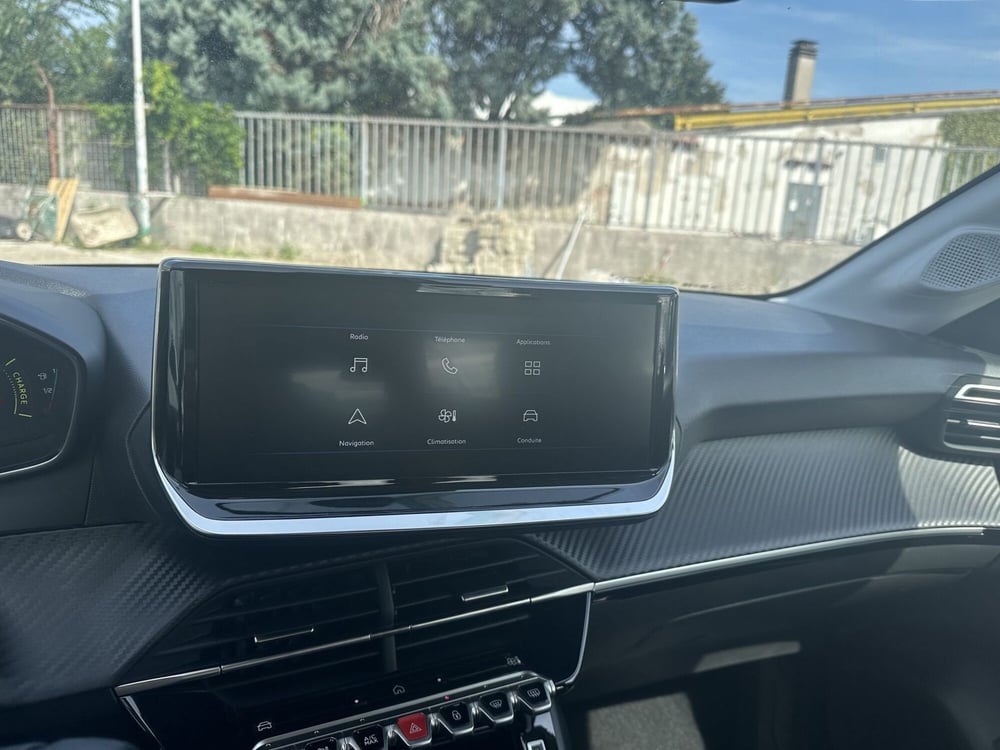 Peugeot 208 nuova a Milano (20)