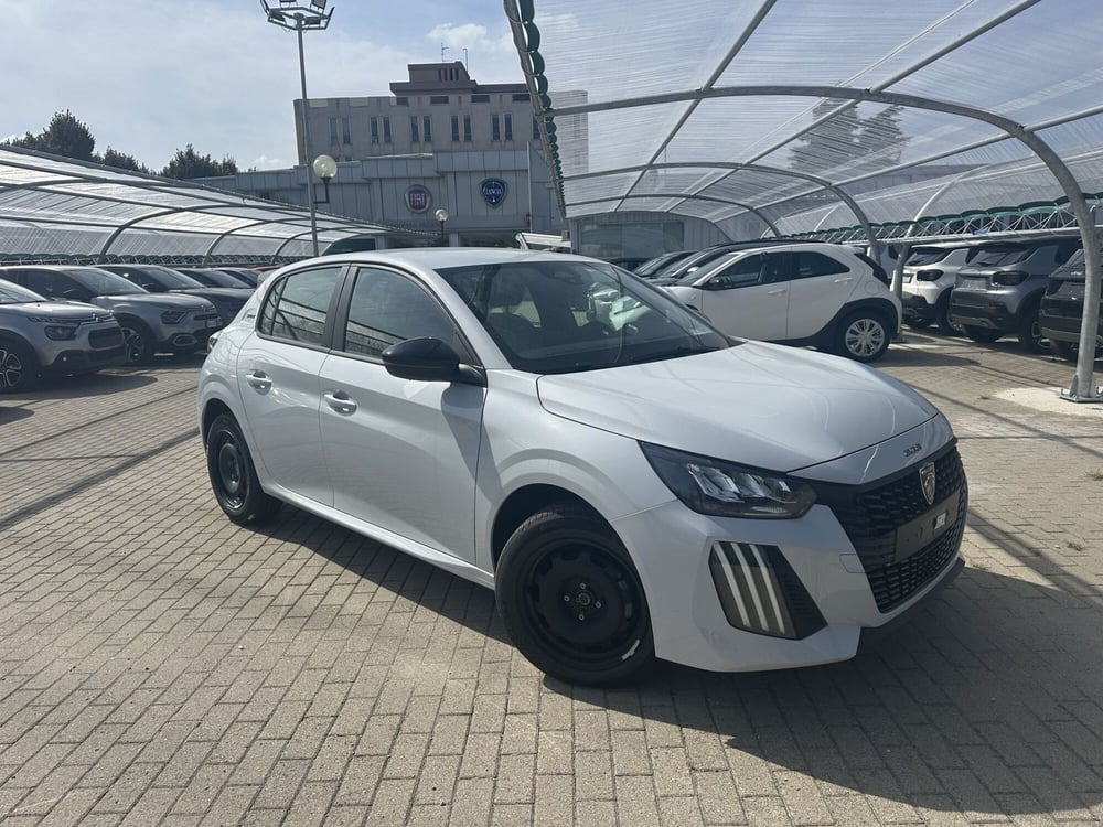 Peugeot 208 nuova a Milano (4)