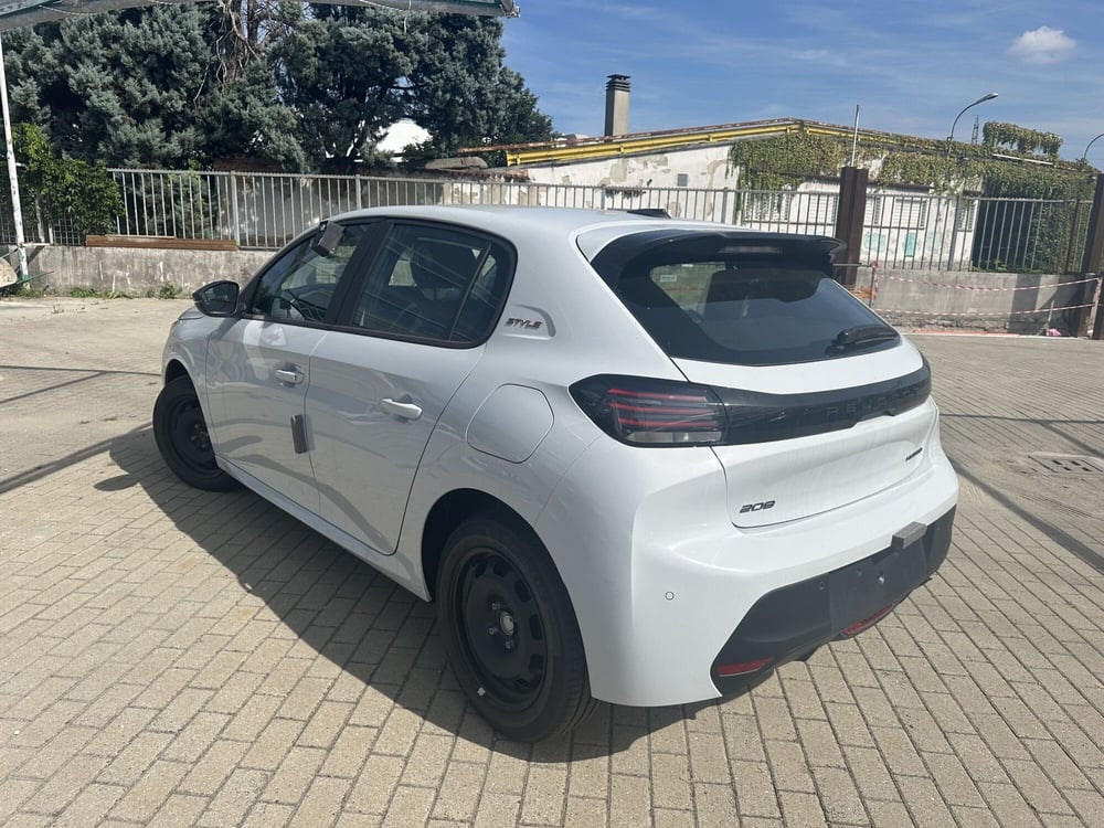 Peugeot 208 nuova a Milano (7)