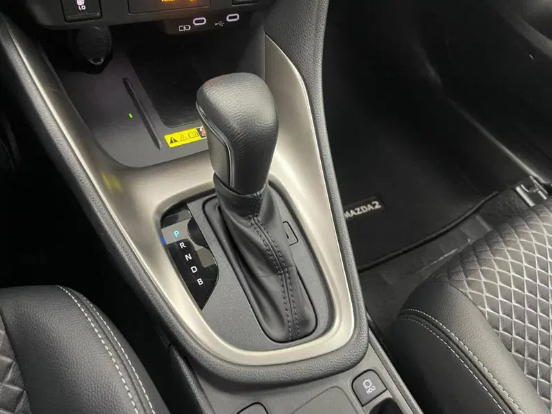 Mazda Mazda2 Hybrid usata a Como (19)