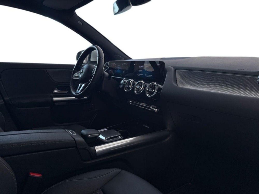 Mercedes-Benz EQA usata a Rimini (11)
