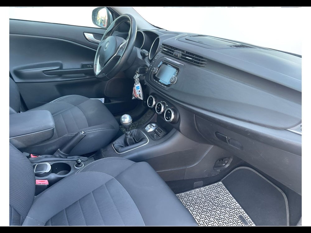 Alfa Romeo Giulietta usata a Siena (10)