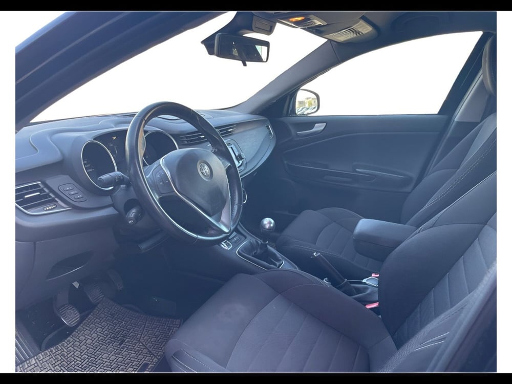 Alfa Romeo Giulietta usata a Siena (7)