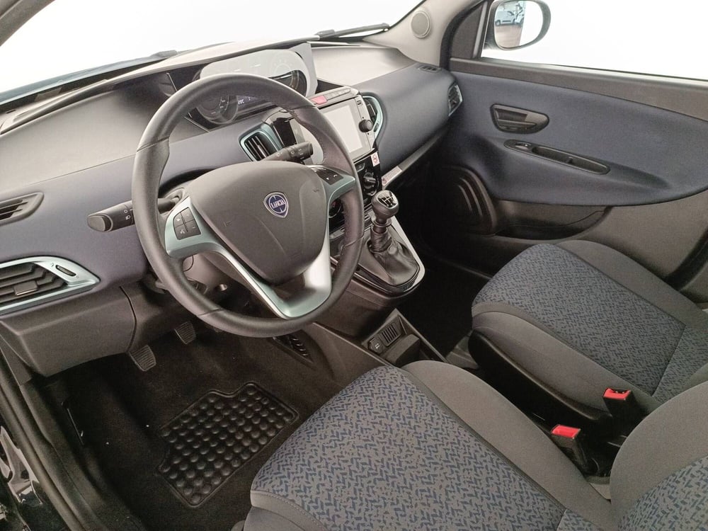 Lancia Ypsilon usata a Treviso (10)