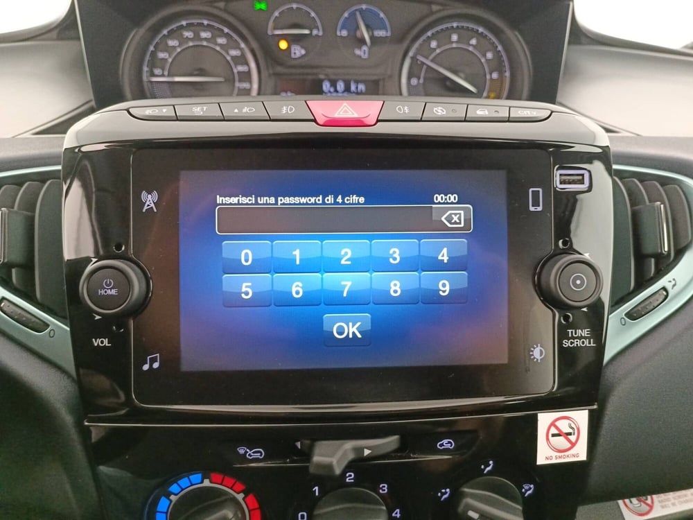 Lancia Ypsilon usata a Treviso (15)