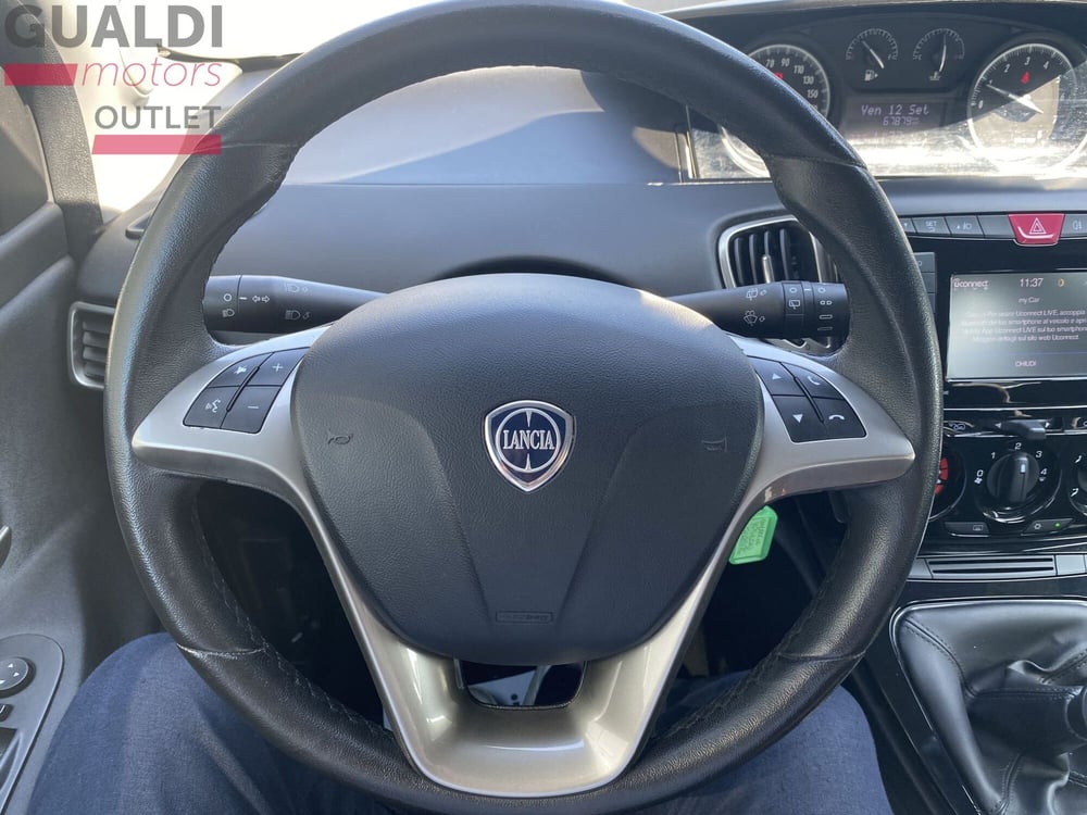 Lancia Ypsilon usata a Modena (13)
