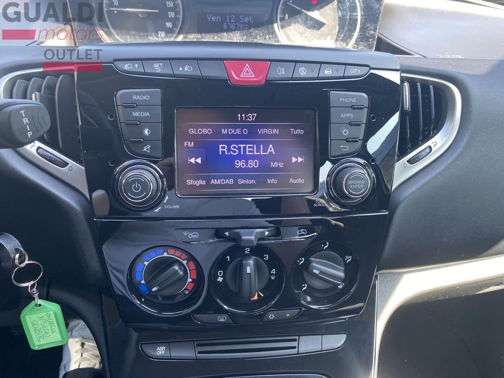 Lancia Ypsilon usata a Modena (15)