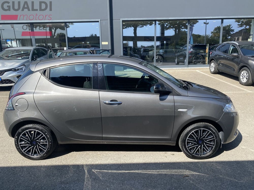 Lancia Ypsilon usata a Modena (4)