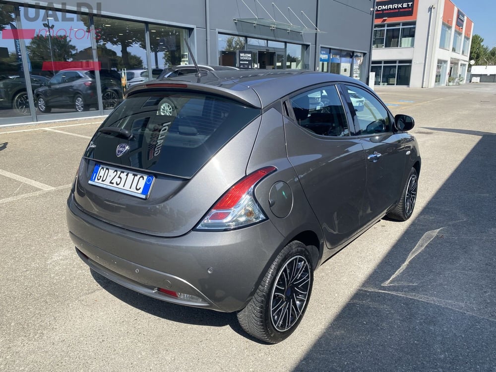 Lancia Ypsilon usata a Modena (5)