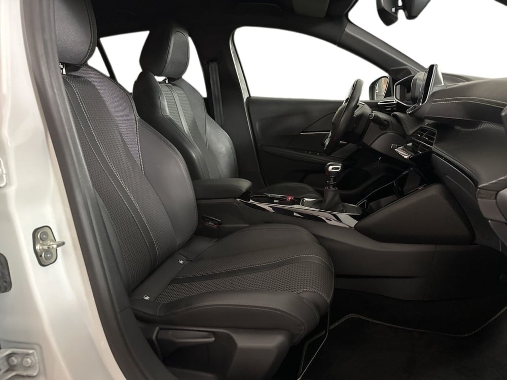 Peugeot 208 usata a Napoli (7)