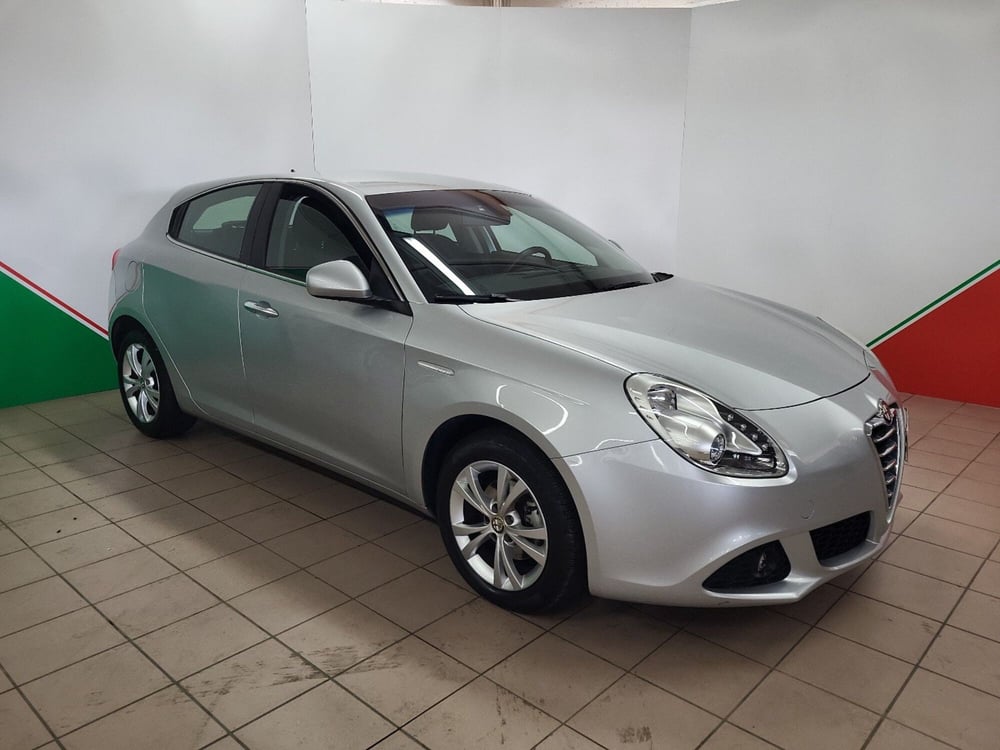 Alfa Romeo Giulietta usata a Arezzo (2)
