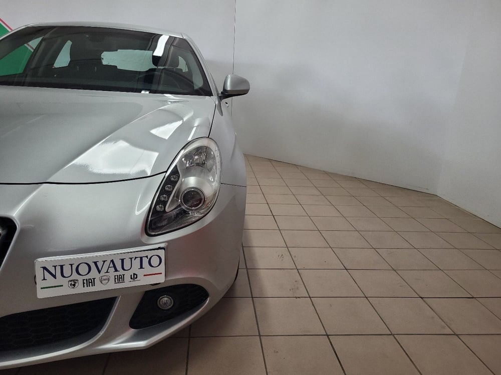 Alfa Romeo Giulietta usata a Arezzo (3)