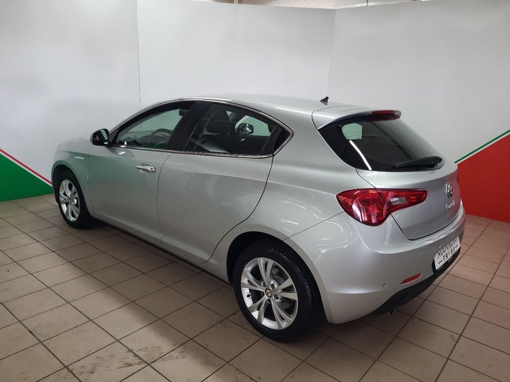 Alfa Romeo Giulietta usata a Arezzo (5)