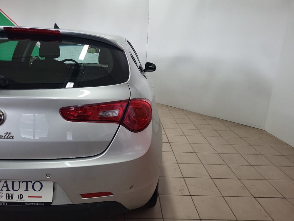 Alfa Romeo Giulietta usata a Arezzo (6)