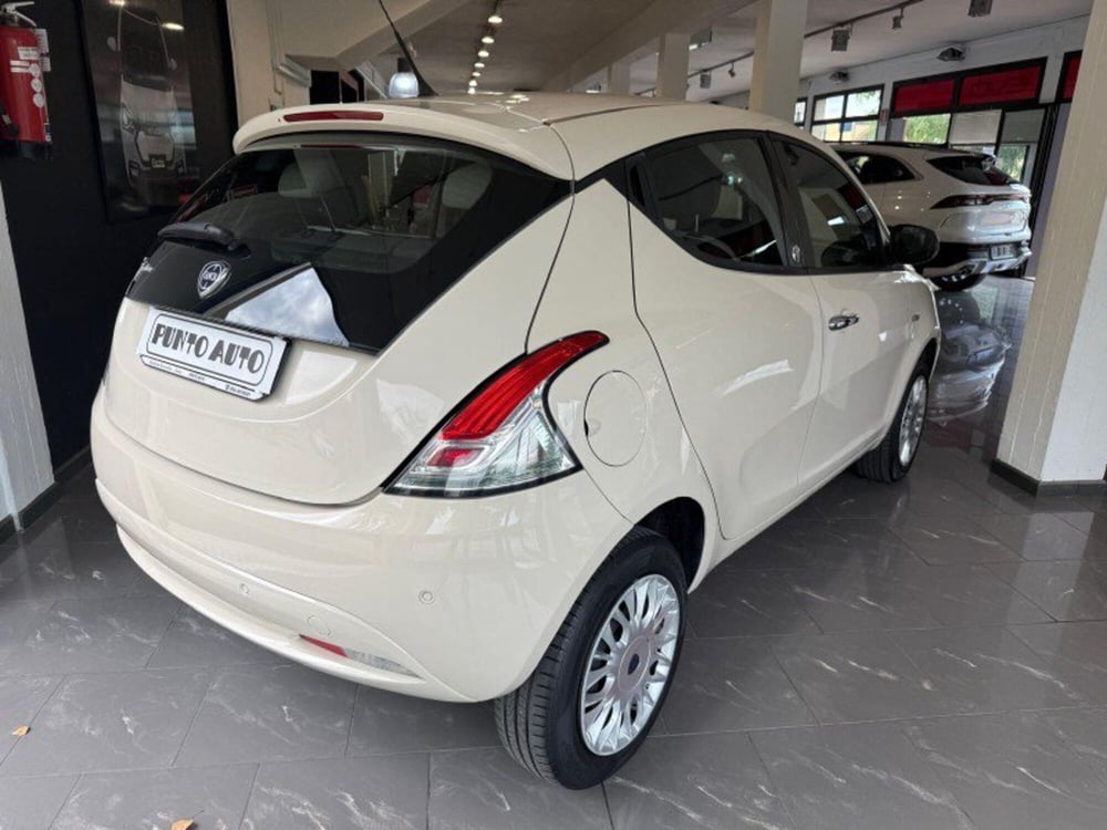 Lancia Ypsilon usata a Firenze (3)