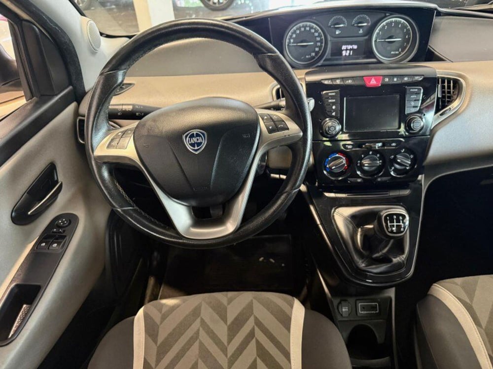 Lancia Ypsilon usata a Firenze (8)